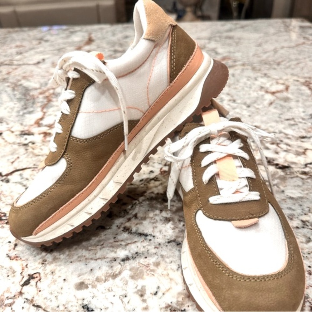 Madewell Kickback ladies women’s  sneakers tennis shoes tan brown white sneakers